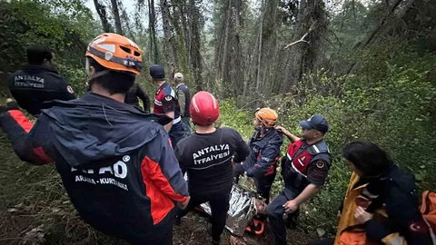 Antalya’da Uçurumdan Düşen Adam Kurtarıldı