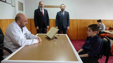 Kütahya'da 11 Yaşındaki Hafız Ömer Sabri