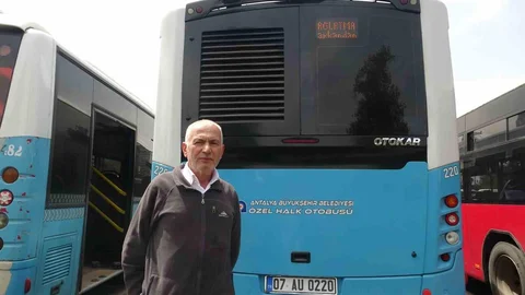 Antalya'da Otobüs Şoföründen LED'li Uyarı