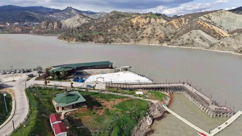 Tunceli'de Uzunçayır Baraj Gölü'nün Debisi Yükseldi