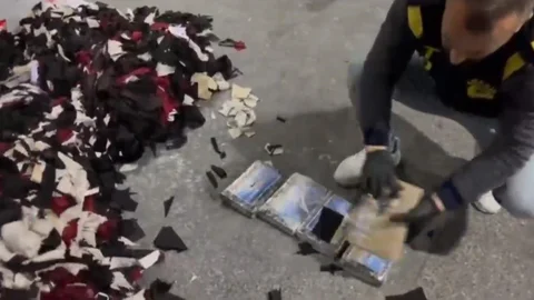 Toroslar'da Kokain Baskını: İşyerinde 5,8 Kilo Zehir Yakalandı, İki Tacir Cezaevine!