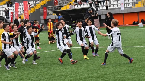 Yunusemre'de 23 Nisan Futbol Turnuvası