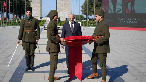 Çanakkale'de 111. Yıl Dönümü Töreni