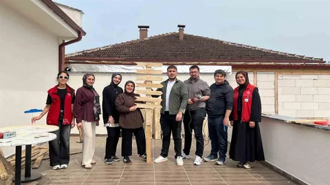 Kullanılmayan Paletlerle Tabela Yapıldı