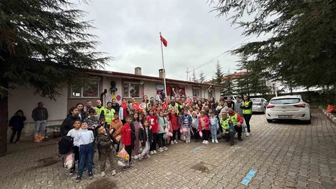 Motosiklet Tutkunları Çocuklara Bayram Yaşattı