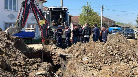 Düzce'de Altyapı Çalışmasında Göçük Oluştu