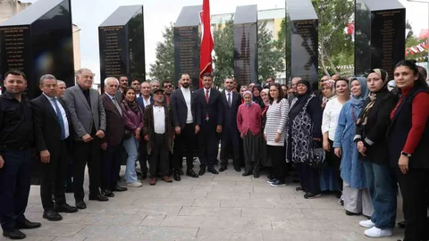Adana'da Şehitlik Anıtı Açıldı