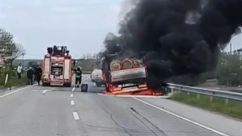 Samsun'da Kamyon Yangını Panik Yarattı