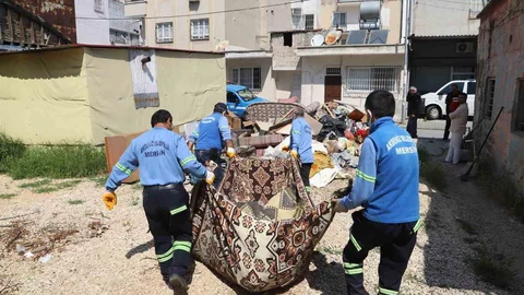 Mersin'de Çöp Ev Temizliği Yapıldı