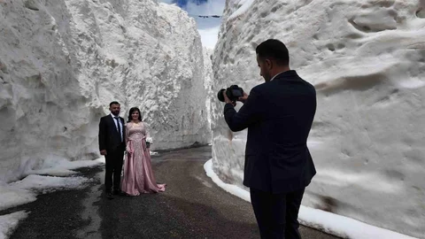 Şırnak'ta Gelin Damat Fotoğraf Çekimi
