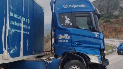Burdur'da Tır Kazası Meydana Geldi