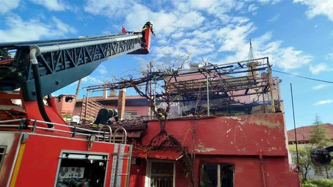 Burdur'da Müstakil Evde Yangın Çıktı