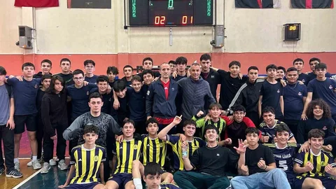 Aydın Lisesi Futsal Takımı Finalde!