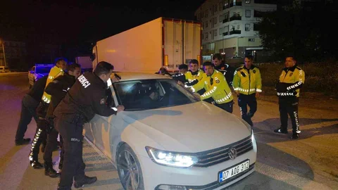 Antalya'da Sürücü Uykuda Kaldı