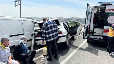 Adıyaman’da iki araç çarpıştı: 4 yaralı