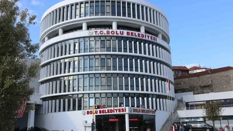 3 Belediye Başkan Yardımcısı tutuklanan Bolu Belediyesi’nde yeni atama