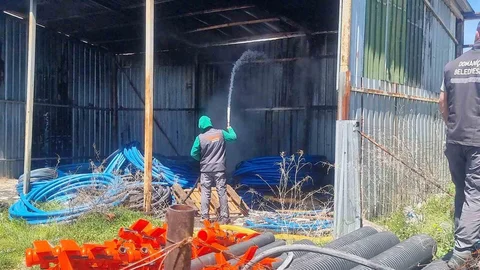 Kütahya'da Depo Yangını Ortalığı Karıştırdı