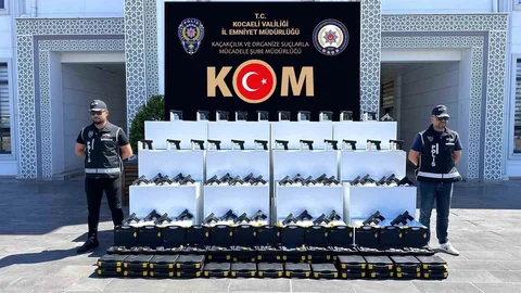Kocaeli TEM Otoyolu'nda Silah Kaçakçılığı Operasyonu
