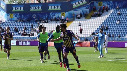 Eyüpspor, Gaziantep FK'yi 3-0 Yendi