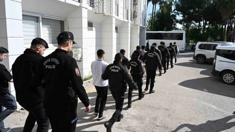 Mersin'de Dolandırıcılık Şebekesi Çöktürüldü
