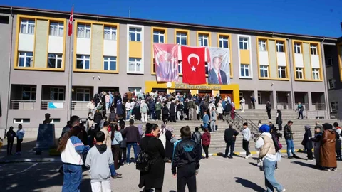 Kastamonu'da Bursluluk Sınavı Heyecanı Yaşanıyor