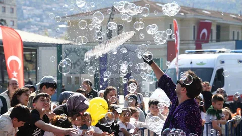 Osmangazi'de Çocuk Karnavalı Coşkusu