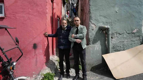 İstanbul'da Poğaça ile Umut Dağıtıyor