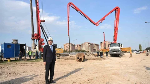 Konya'da Köprülü Kavşak Çalışmaları Sürüyor