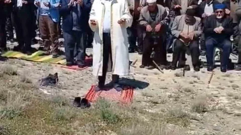 Yağmur Duası İçin Bir Araya Geldiler
