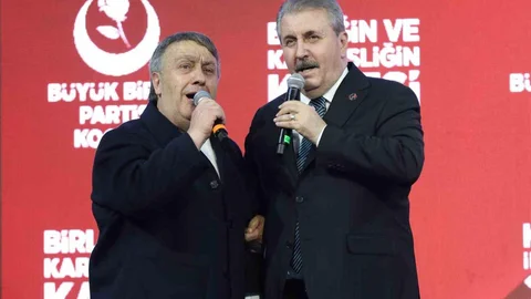 BBP Genel Başkanı Destici Kocaeli'de Türkü Söyledi