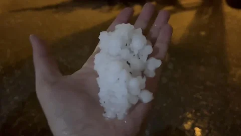 Adıyaman’da Fındık Büyüklüğünde Dolu Yağışı Oldu