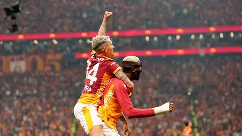 Lucas Torreira'nın 4. Golü Sevinci