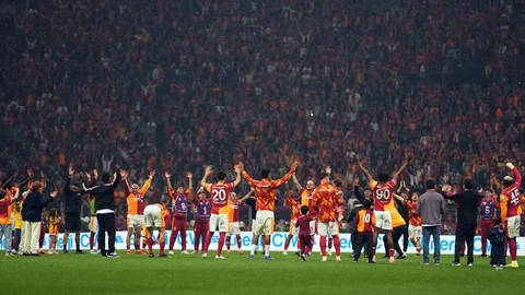 Galatasaray Fenerbahçe Derbisini Kutladı