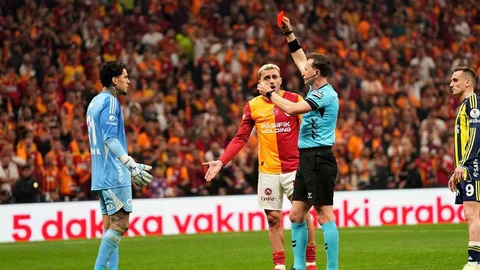 Fenerbahçe'de Dört Futbolcu Cezalı Duruma Düştü
