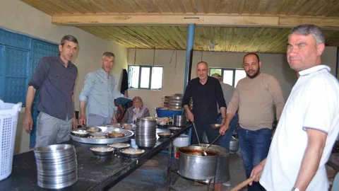 Gördes’te Geleneksel Köy Hayrı Yapıldı