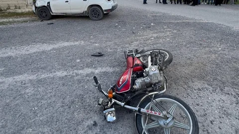 Karapınar'da Motosiklet ve Otomobil Çarpıştı