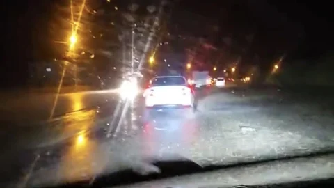 Adıyaman'da Taş Düşmesi Trafiği Etkiledi