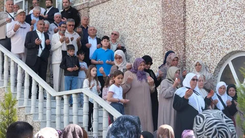 Hacı Adayları Kutsal Topraklara Uğurlandı