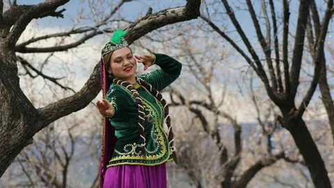 Kars'ta Kafkas Dansı Görsel Şölen Sunuyor