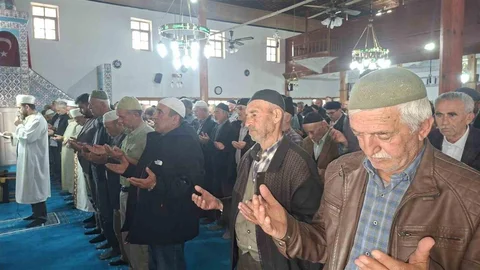 Kütahya Emet'te Şükür Duası Yapıldı