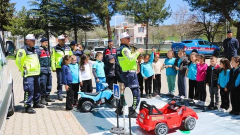 Kütahya Simav'da Trafik Eğitimi Verildi
