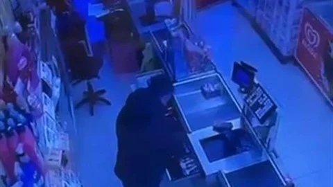 Bursa'da Market Hırsızlığı Şüphelisi Kameralarda