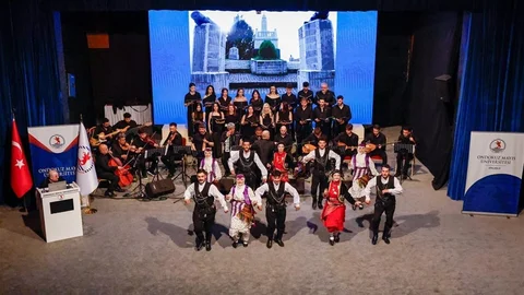 Karadeniz Ezgileri Samsun'da Sahnelendi