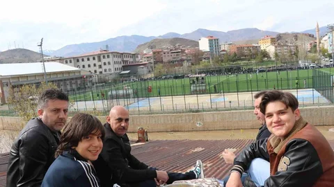 Erzurum'da Çatıda Maç İzleme Keyfi