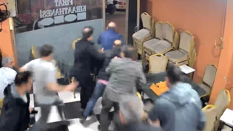 Sultangazi'de Deprem Korkusu Yaratan Olay
