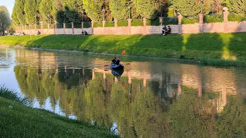 Gençler Eskişehir'de Kano Eğlencesi Yaşadı