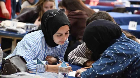 Gençler Arası Bilgi Yarışması Tamamlandı