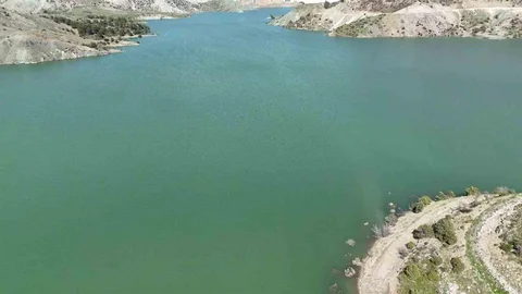 Adıyaman'daki Tarihi Köprü Sulara Gömüldü