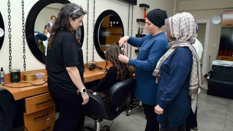 Kadınlar DİYARBAKIR'da Meslek Ediniyor