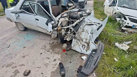 Aksaray'da Trafik Kazası: 4 Yaralı